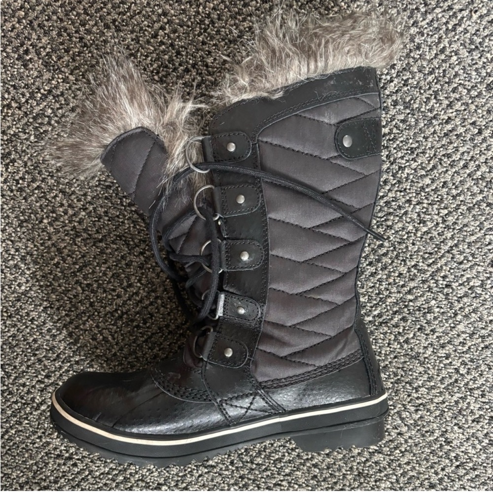 Sorel Black Quilted Winter Boots with Faux Fur Trim